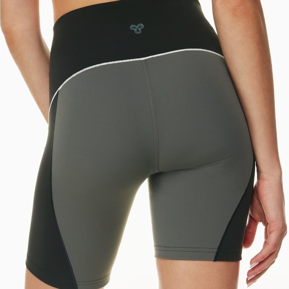TnAction TnaSLICK VERTEX Hi-Rise 7” Short in Black/Coal Grey - Picture 7 of 8